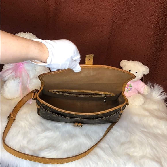 Authentic ✅ - Picture 3 of 8